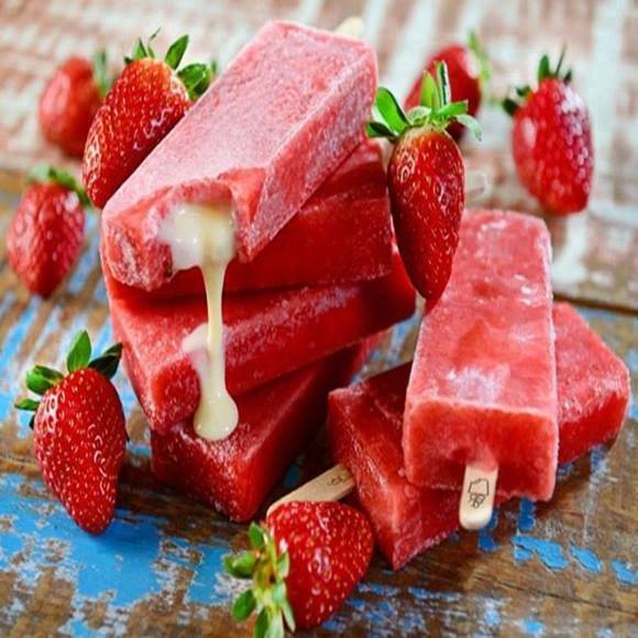 Paleta de Morango com Leite Condensado