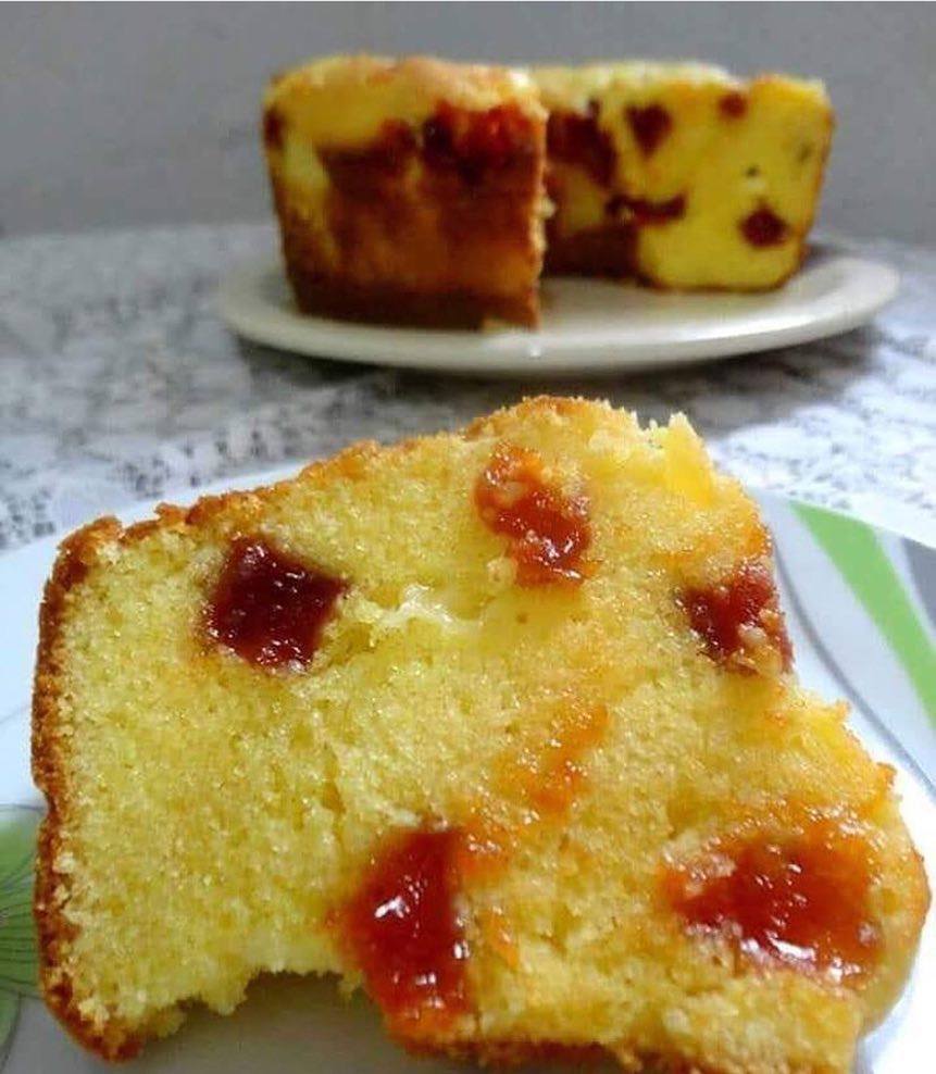 Bolo de Fubá com Queijo e Goiabada