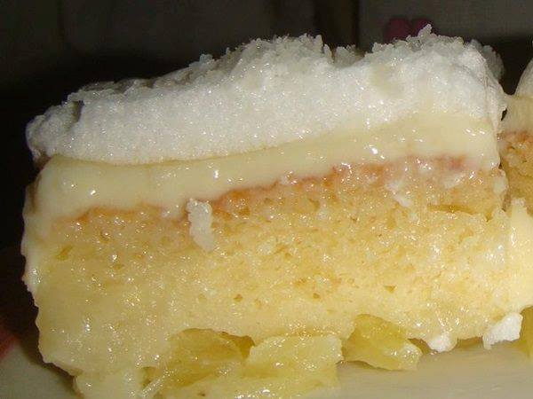 Bolo de Abacaxi com creme delicioso