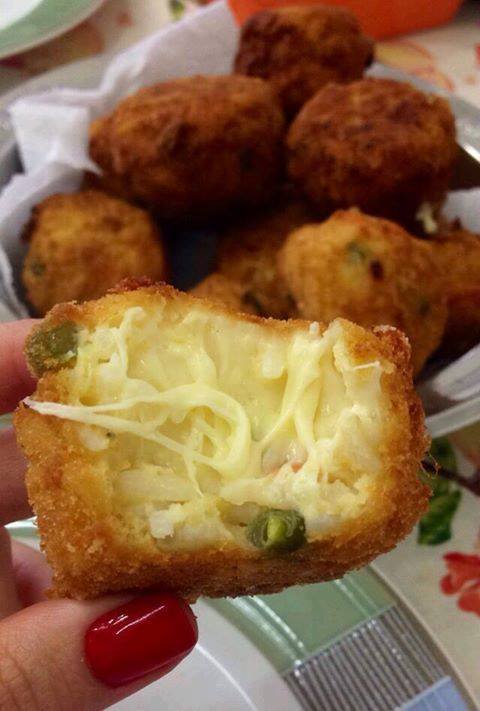 Bolinho de Arroz com Queijo