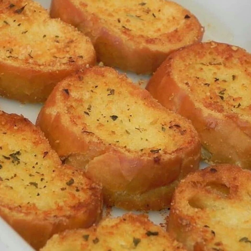 Torradinhas de Queijo e Maionese