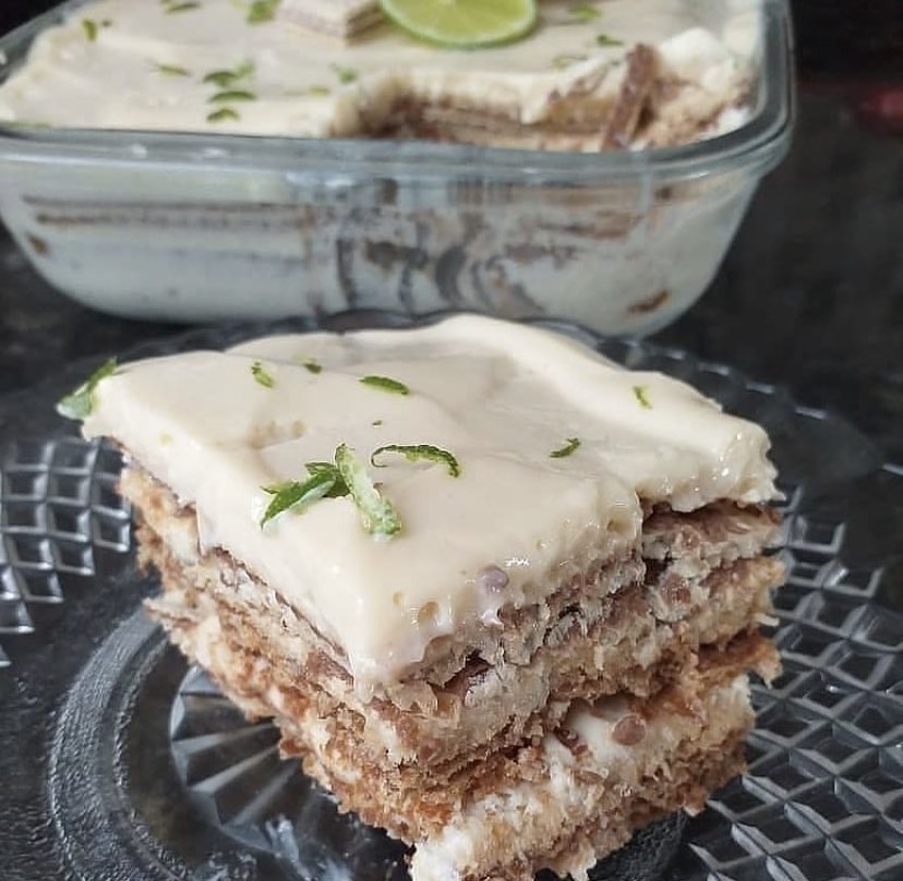 Mousse de Limão com Biscoitos Wafer