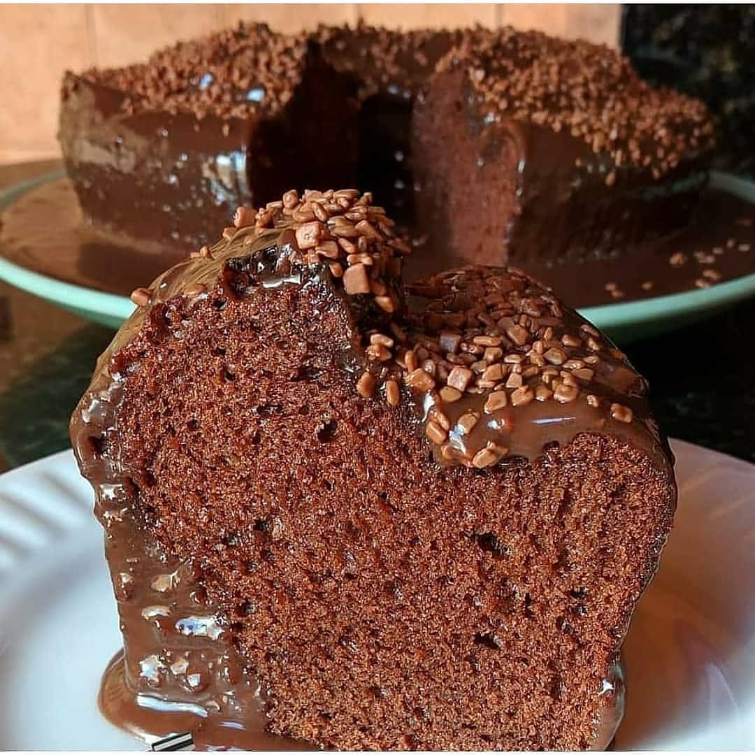 BOLO DE CHOCOLATE FÁCIL