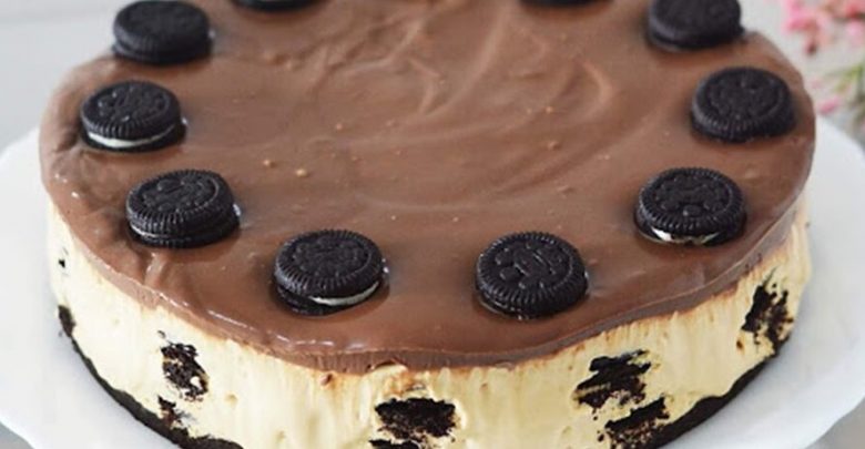 Torta cremosa de Oreo, chocolate e doce de leite