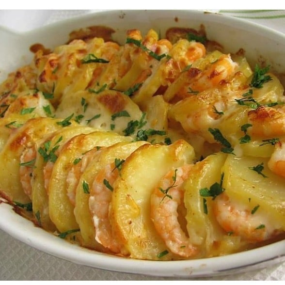 BATATA GRATINADA COM CAMARÃO 