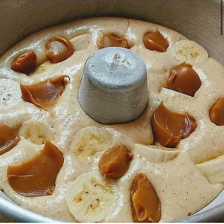 BOLO DE BANANA COM DOCE DE LEITE