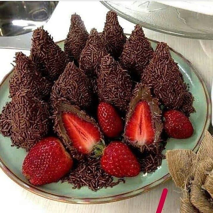 Coxinha de Brigadeiro com Morangos