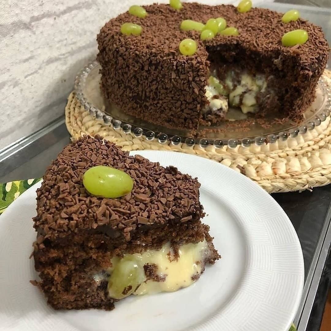 Bolo Gelado de Chocolate com Surpresa de Uva