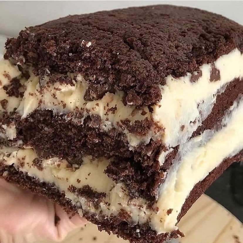 BOLO DE CHOCOLATE COM OURO BRANCO