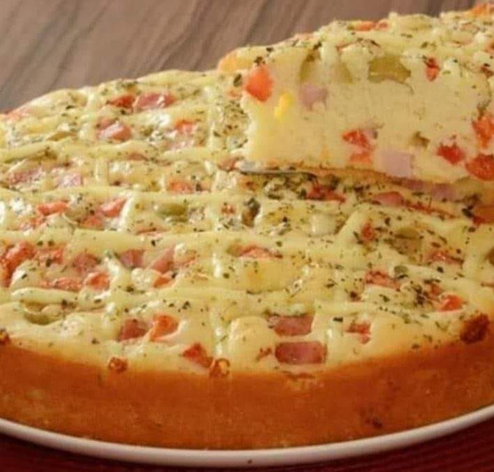 Torta-pizza de presunto e queijo