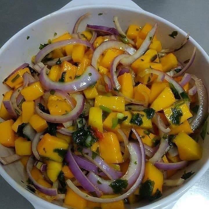 Salada de manga pro almoço